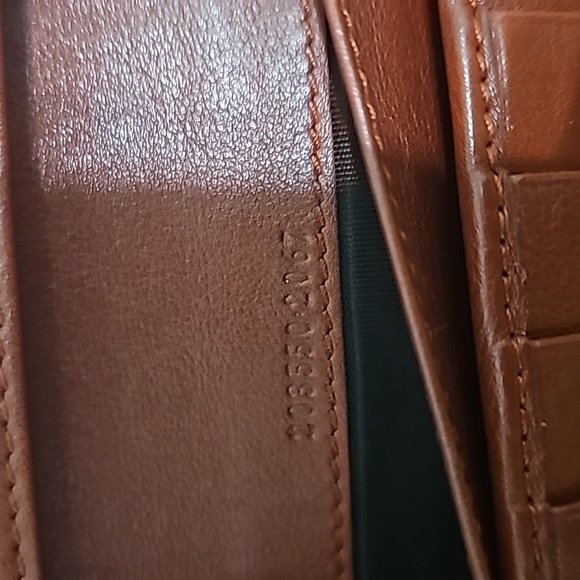 GUCCI Microguccissima Heart Leather Wallet! - Picture 3 of 5